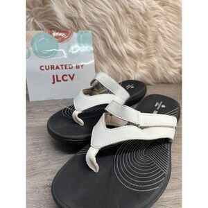 Clarks Collection Women's Brinkley Marin Flip Flop Sandals - White Blanc 9M